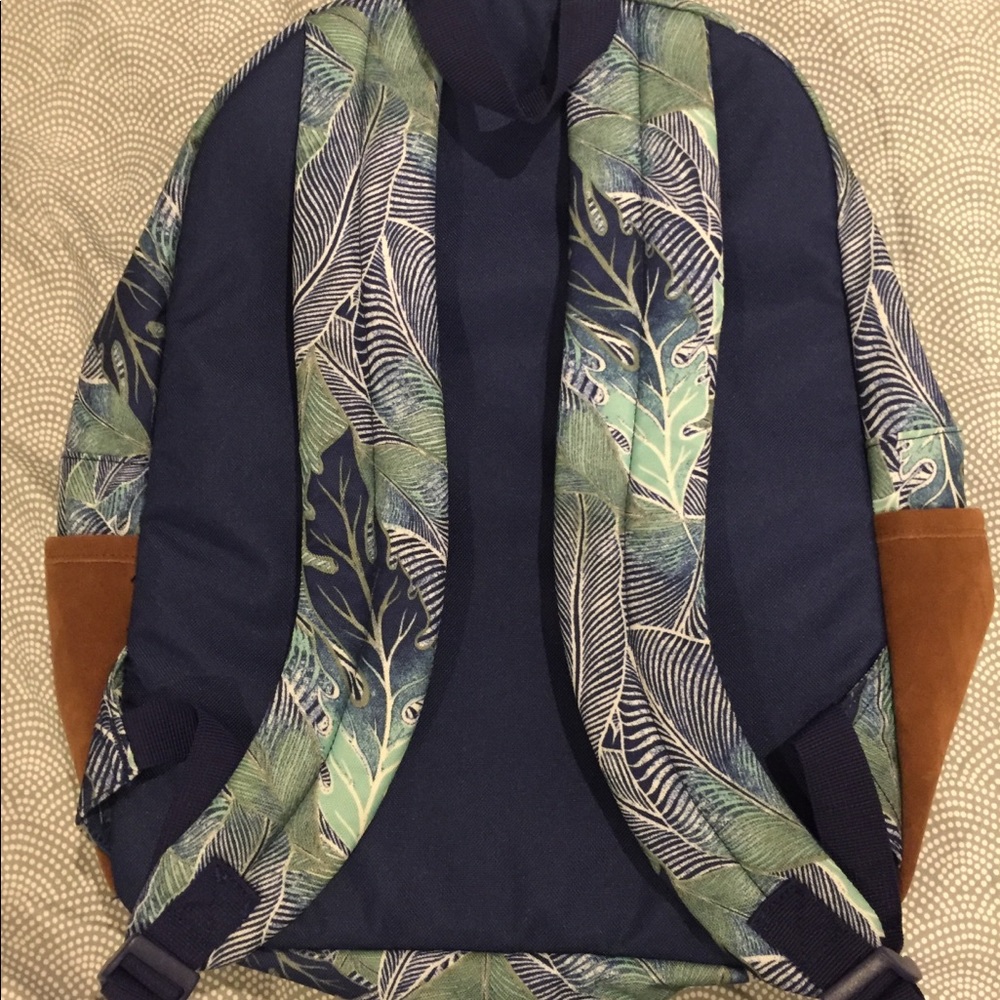 NWOT Roxy Backpack - Picture 2 of 5